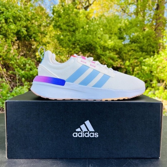 ❌ SOLD ❌ BNWT Adidas Racer TR21 Special Addition Love Unites - Picture 3 of 7